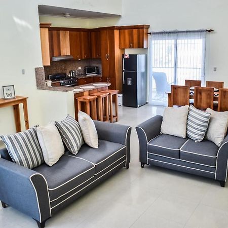 Hostal Palmas De Punta Cana F2 Luaran gambar